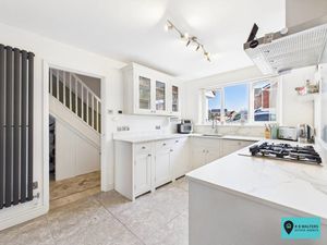 Kitchen- click for photo gallery